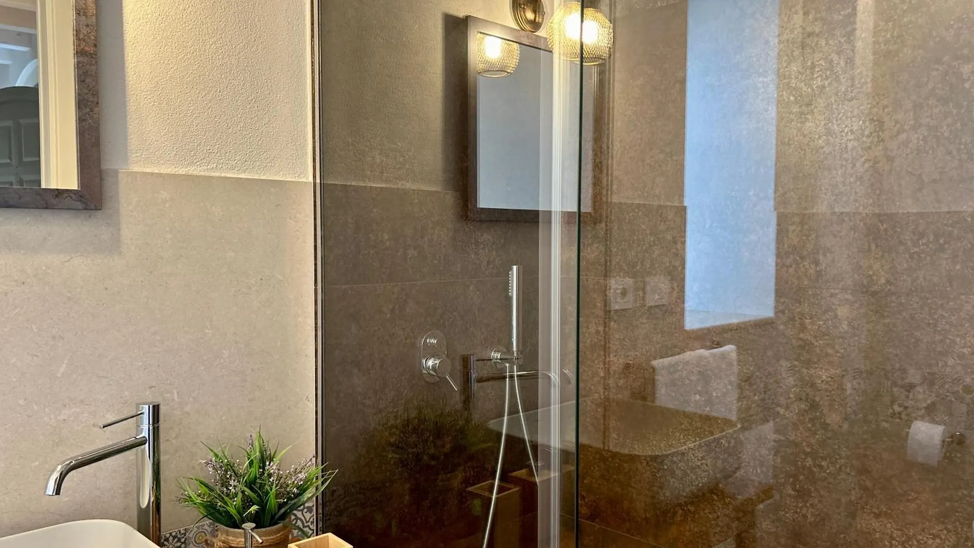 Suite Albanazzo With Jacuzzi Near The Sandy Beach Avola Apartment