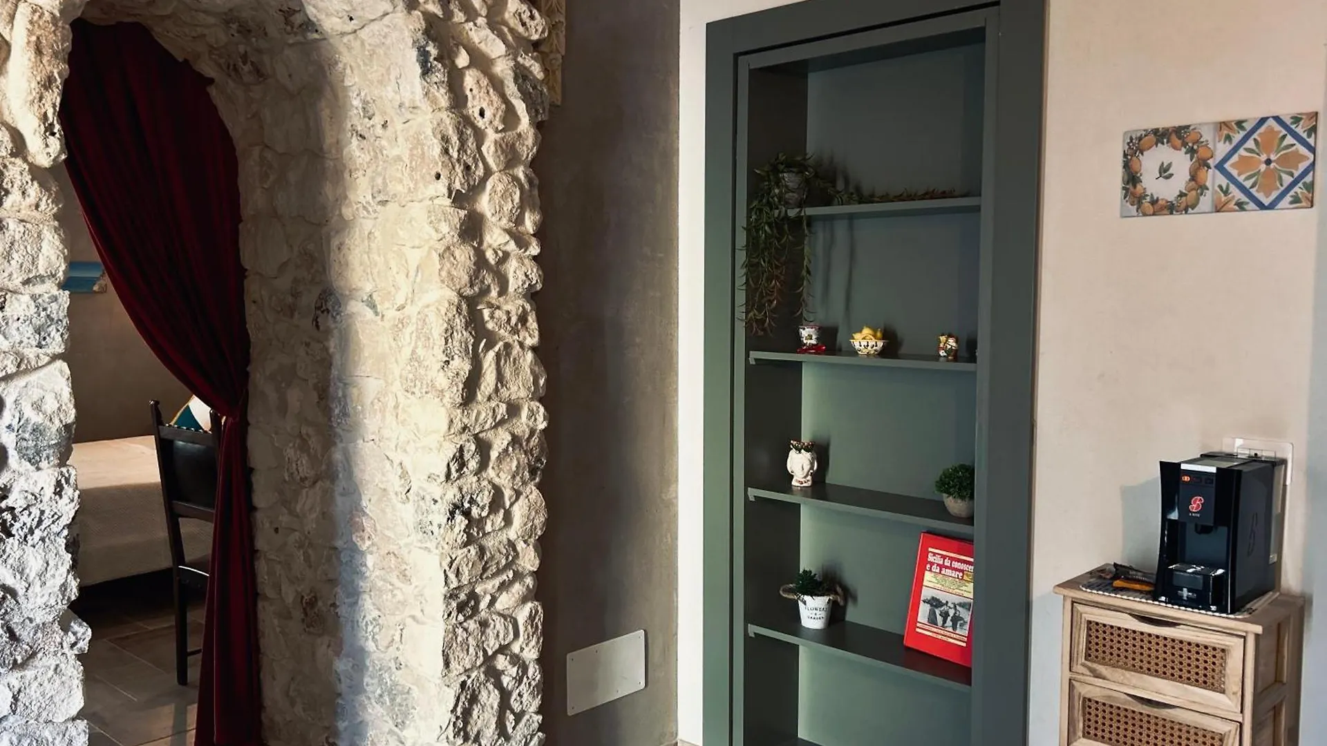 Suite Albanazzo With Jacuzzi Near The Sandy Beach Avola Apartment