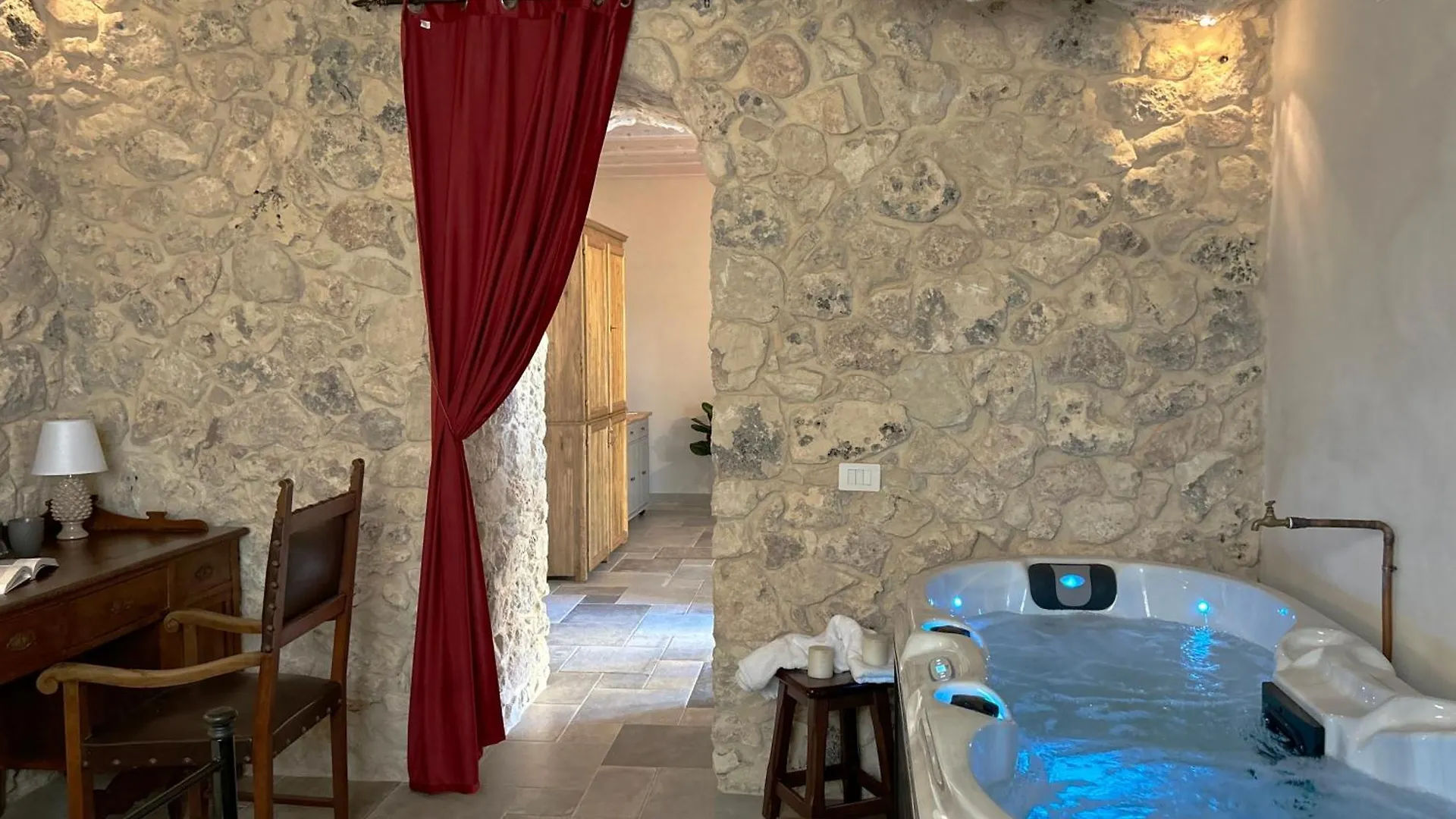 Apartment Suite Albanazzo With Jacuzzi Near The Sandy Beach Avola Italy