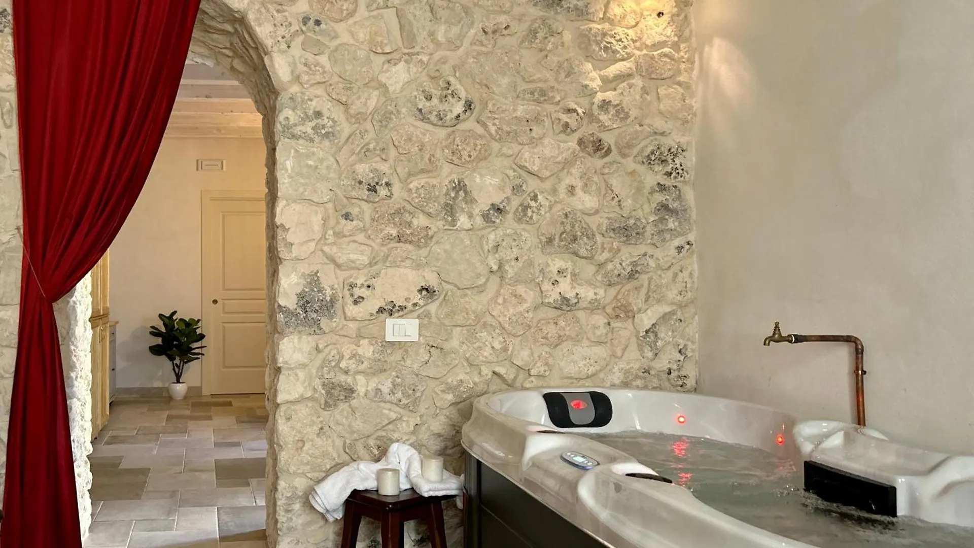 Suite Albanazzo With Jacuzzi Near The Sandy Beach Avola 0*,  Italy